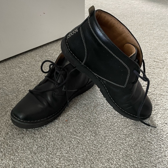 Clarks Shoes - Black Clarks unstructured boots